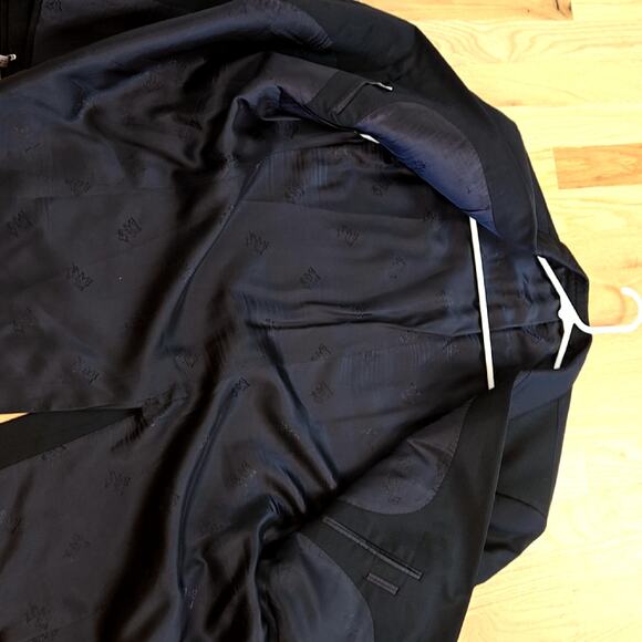 Jos A Banks men's suit Black Jacket 44 Reg, Pleated Pants - Picture 13 of 16